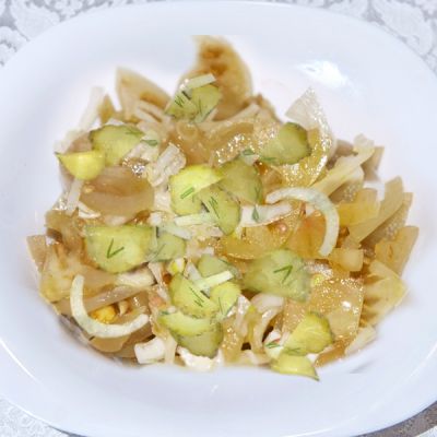 Салат из соленых помидоров и огурцов